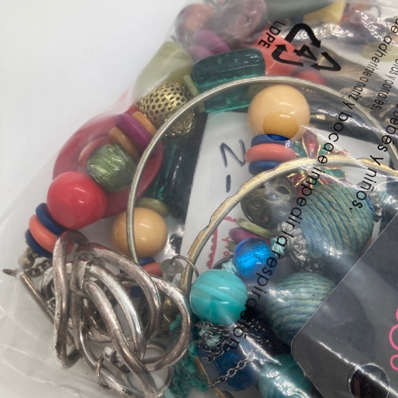 Small Box of Scrap Vintage - Modern Jewelry for Repurposing Arts & Crafts #3 - Picture 5 of 13